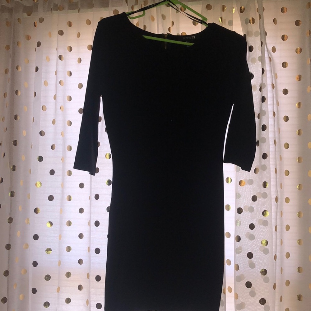 Black body-con dress